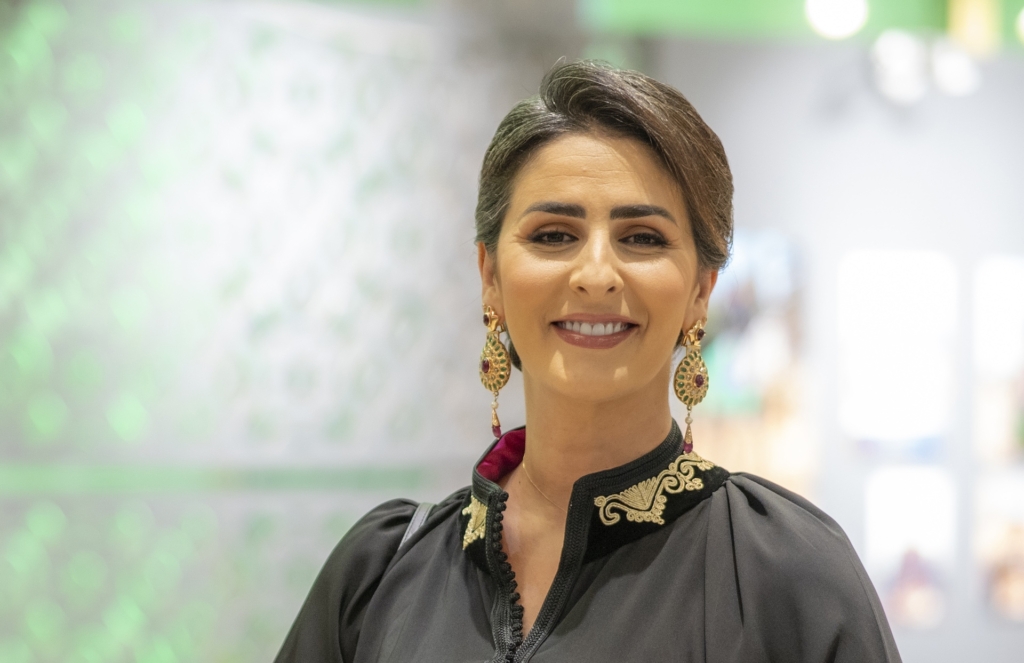 مريم الزعيمي تواصل مسيرتها في الإخراج المسرحي بـ”تخرشيش”