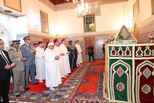 هبتين ملكيتين لضريح مولاي علي الشريف والزاوية الدرقاوية