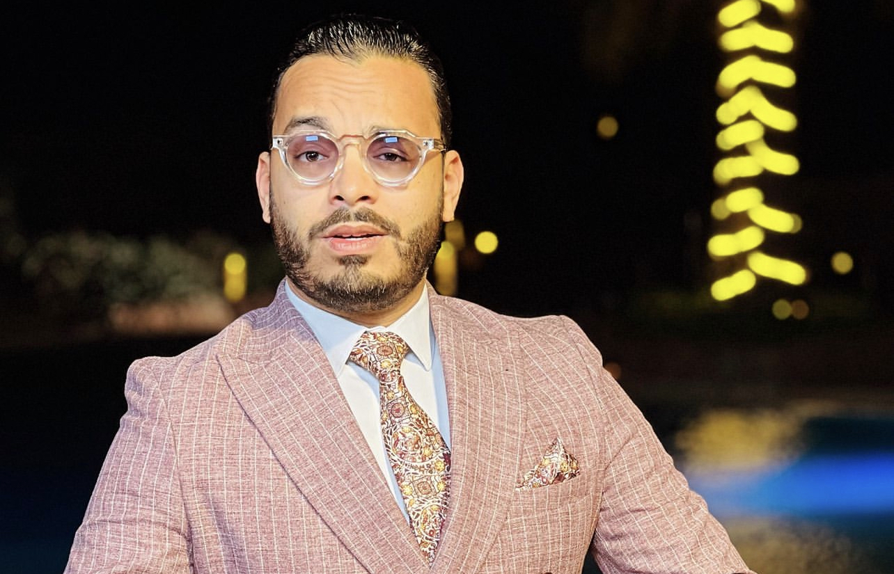 رشيد رفيق يُنهي كتابة أول سيناريو سينمائي ويستعد لجولة فكاهية