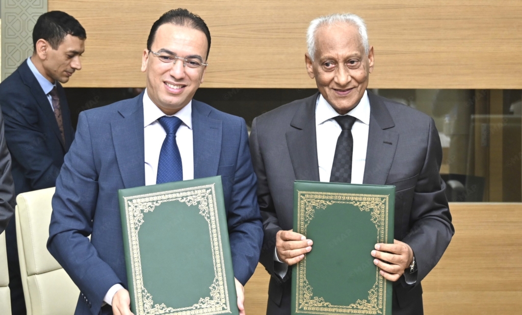 توقيع اتفاقيتين لتكوين السجناء بالحرف التقليدية وتنزيل العقوبات البديلة