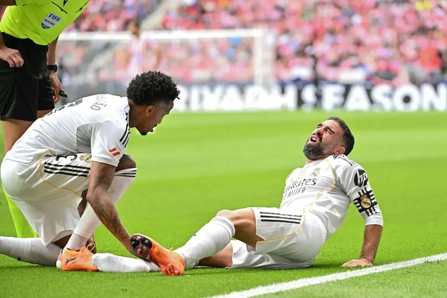 كارفاخال يفاقم أزمات الريال قبل الكلاسيكو