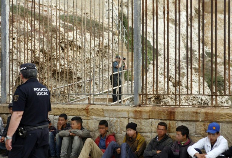 ترحيل تدريجي للقاصرين المغاربة من سبتة المحتلة وسط مراقبة مشددة
