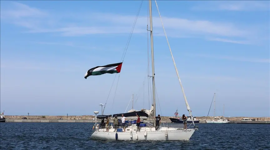 “أسطول الصمود” يقترب من منطقة خطر الاعتراض الإسرائيلي