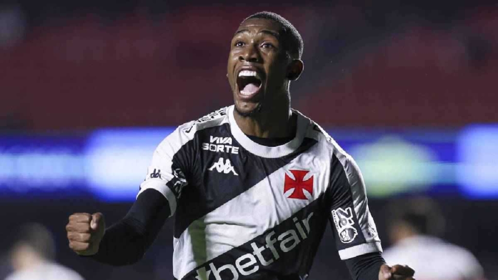 برشلونة وتوتنهام وليفربول في صراع على موهبة برازيلية