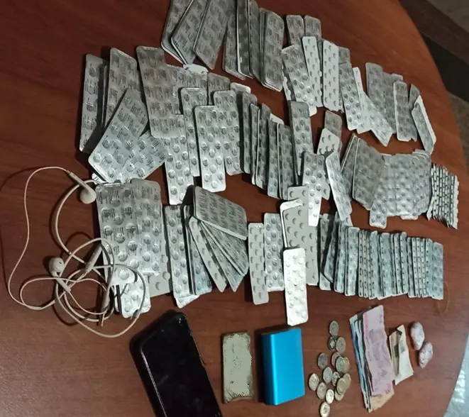 أمن طنجة يوقف حاملاً لـ3060 قرص مهلوس