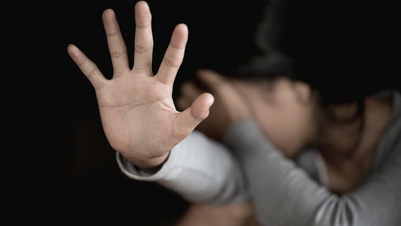 الفريق الحركي يقترح تشديد العقوبات على المغتصبين ومنع تزويج الضحايا