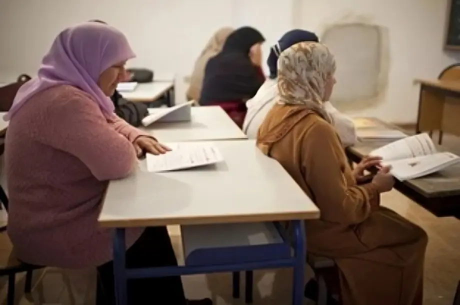نواب يدعون لتحديث استهداف محو الأمية وفق أرقام الإحصاء وتشجيع انخراط السجناء