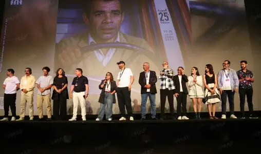 فيلم شذرات.. مروية عن الصمود في وجه المرض وجراح الماضي