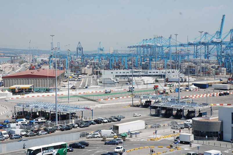 النظام الجمركي الجديد يشل صادرات المغرب من الأسماك والفواكه لأوروبا
