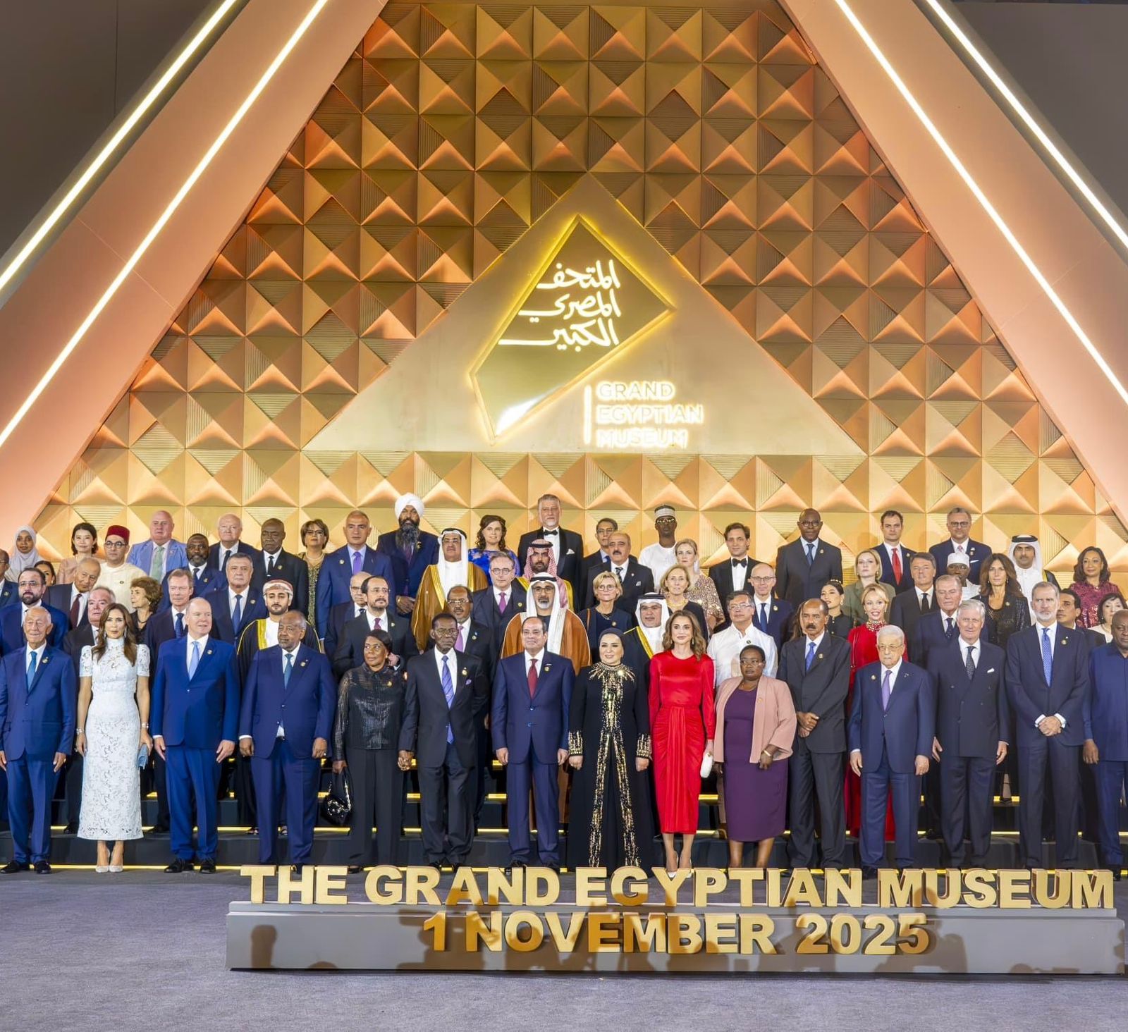 بنسعيد يمثل الملك بافتتاح المتحف المصري الكبير