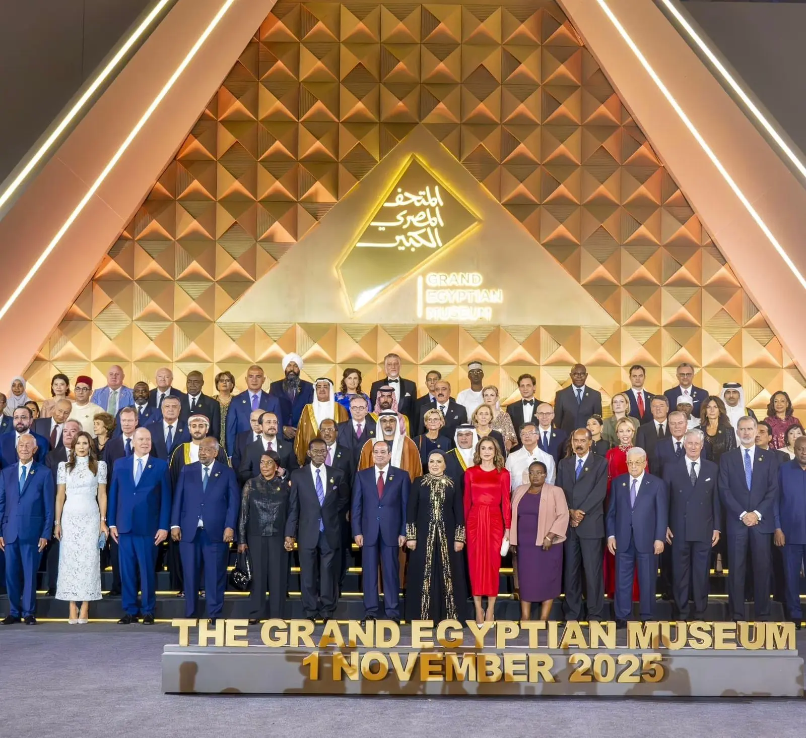 بنسعيد يمثل الملك بافتتاح المتحف المصري الكبير
