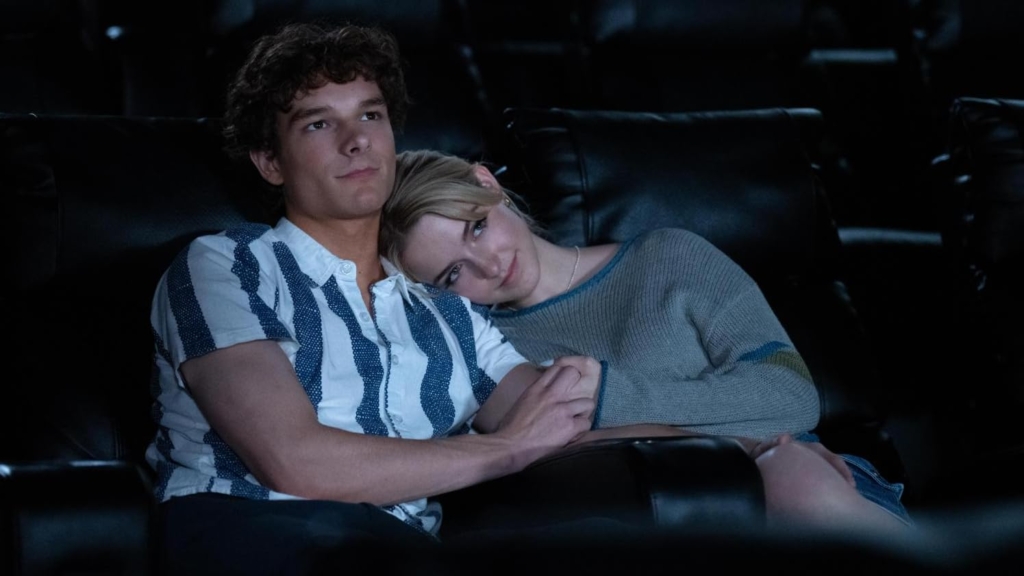فيلم “ريغريتنغ يو” يتصدر شباك التذاكر