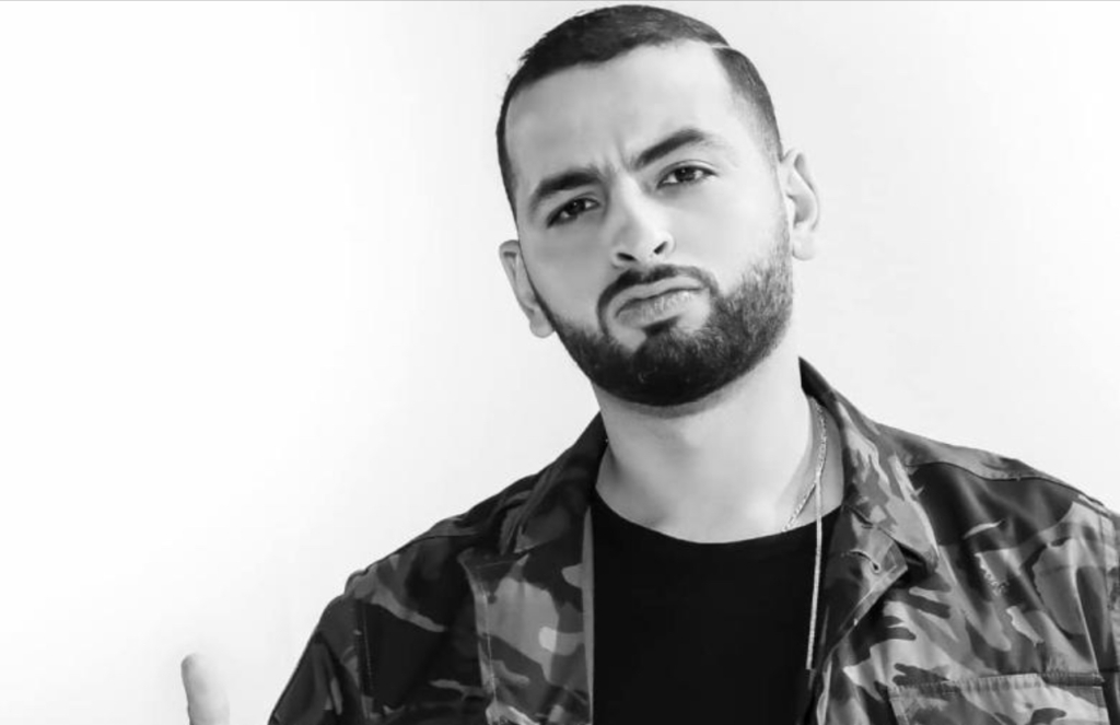 أمينوكس يطلق ألبوم “AURA” في جزأين “الأبيض والأسود”