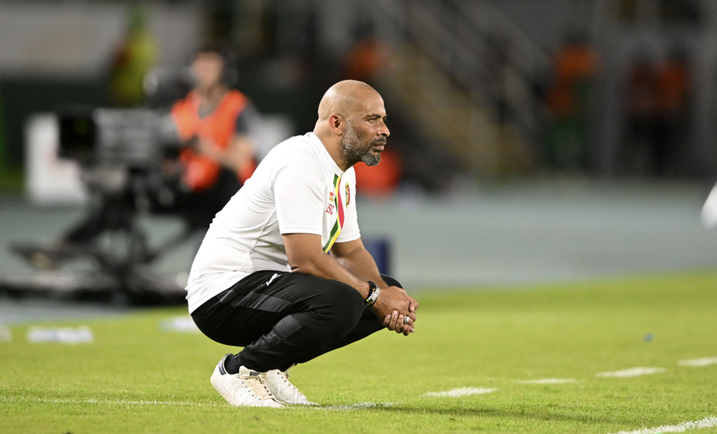 مدرب نيجيريا يتهم الكونغو بـ”الشعوذة”