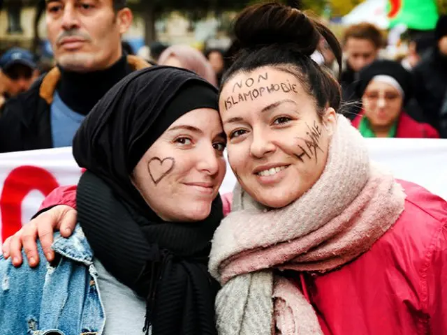 الإسلاموفوبيا في بريطانيا.. خوفٌ بلا اسم وجرحٌ بلا اعتراف