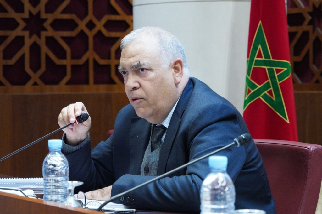 الحكومة ترفض منع الجمع بين عضوية مجلس النواب وترأس جماعة