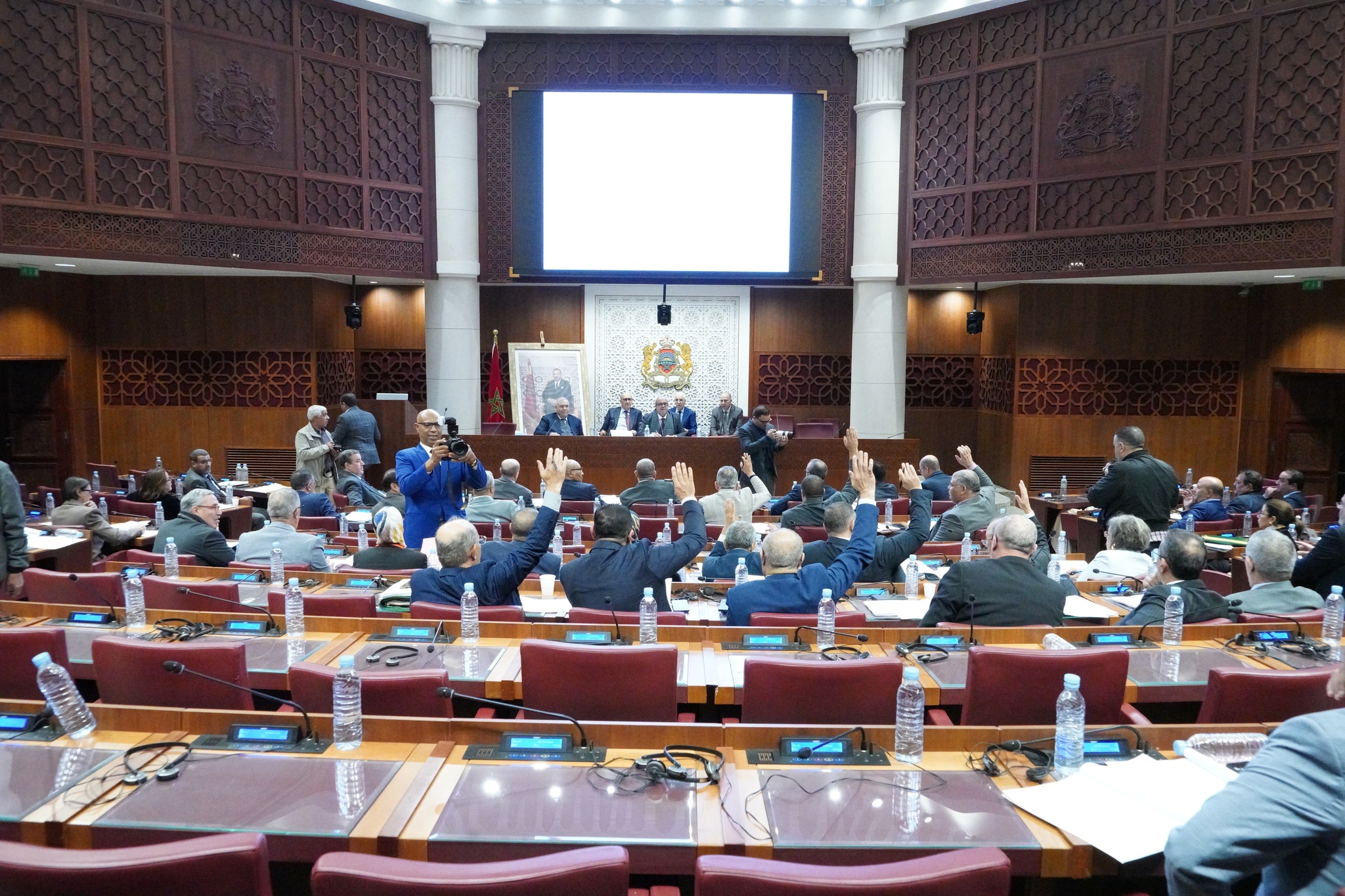 لجنة الداخلية تصادق بالأغلبية على مشروعي قانون الأحزاب واللوائح الانتخابية