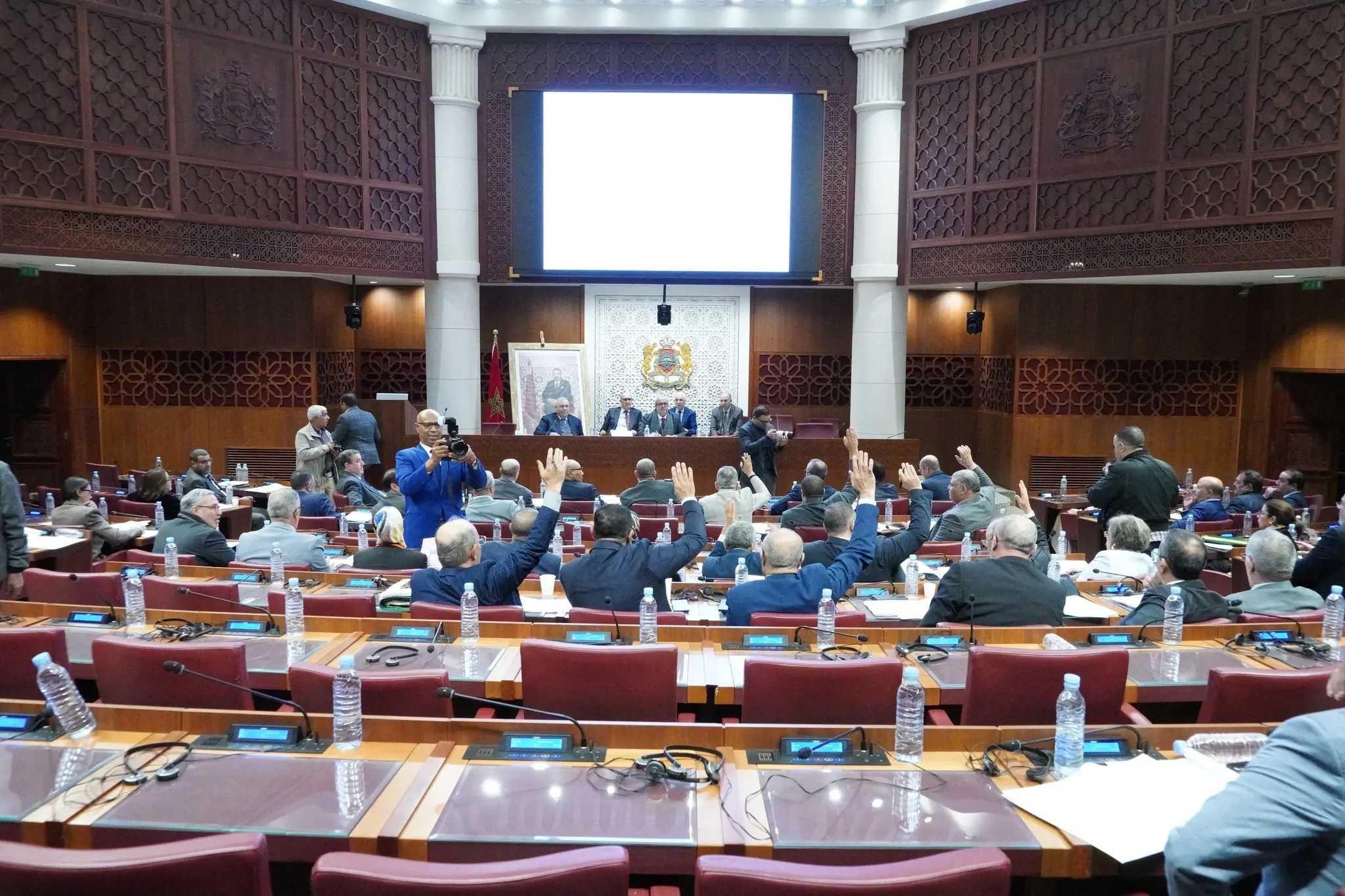 لجنة الداخلية تصادق بالأغلبية على مشروعي قانون الأحزاب واللوائح الانتخابية
