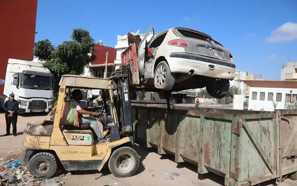 لفتيت: حجز السيارات المهملة بالشوارع يتم بعد استحالة الاتصال بأصحابها