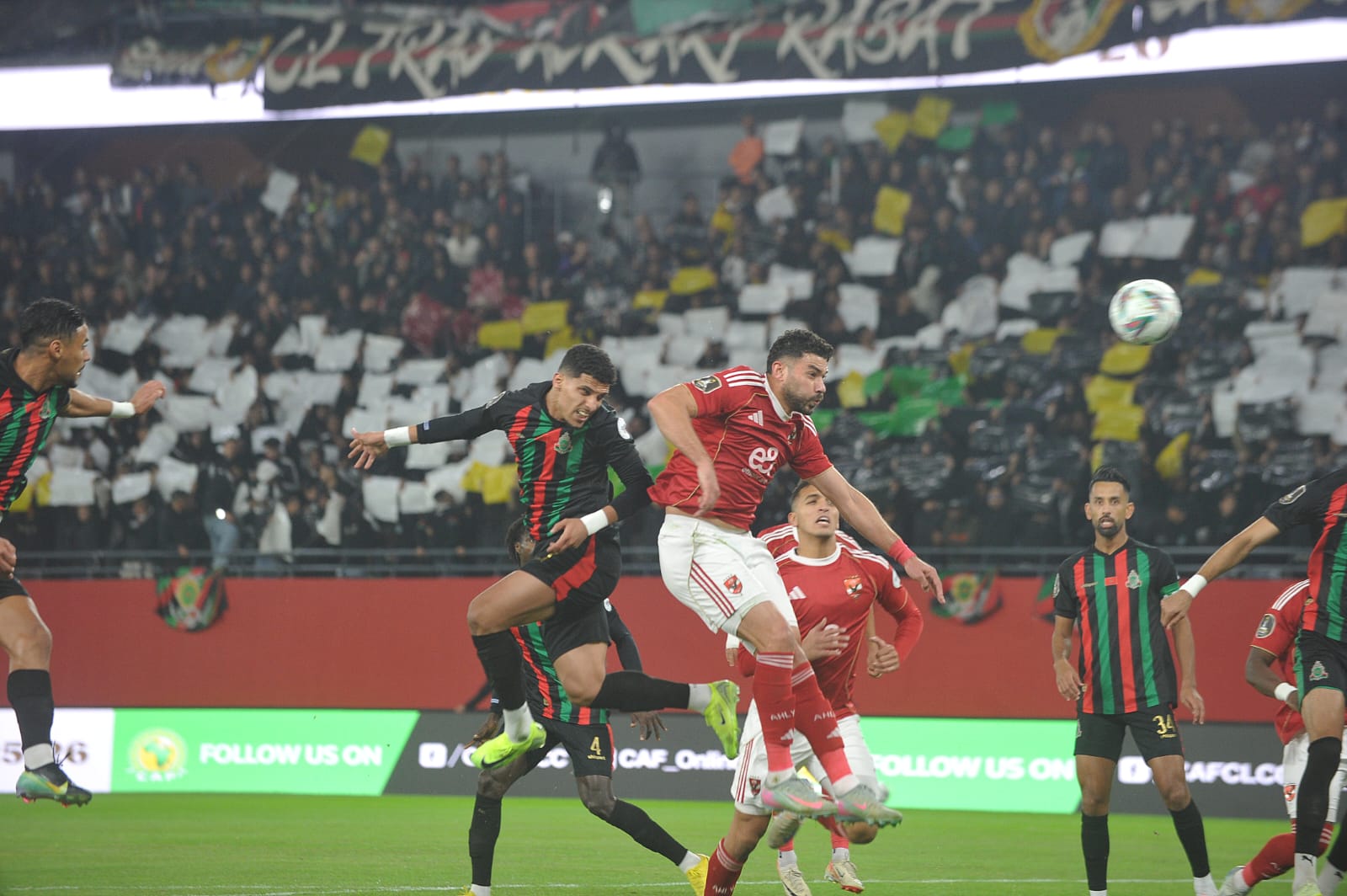 الأهلي يجهز 4 شكايات حول وقائع مواجهة الجيش الملكي بدوري الأبطال