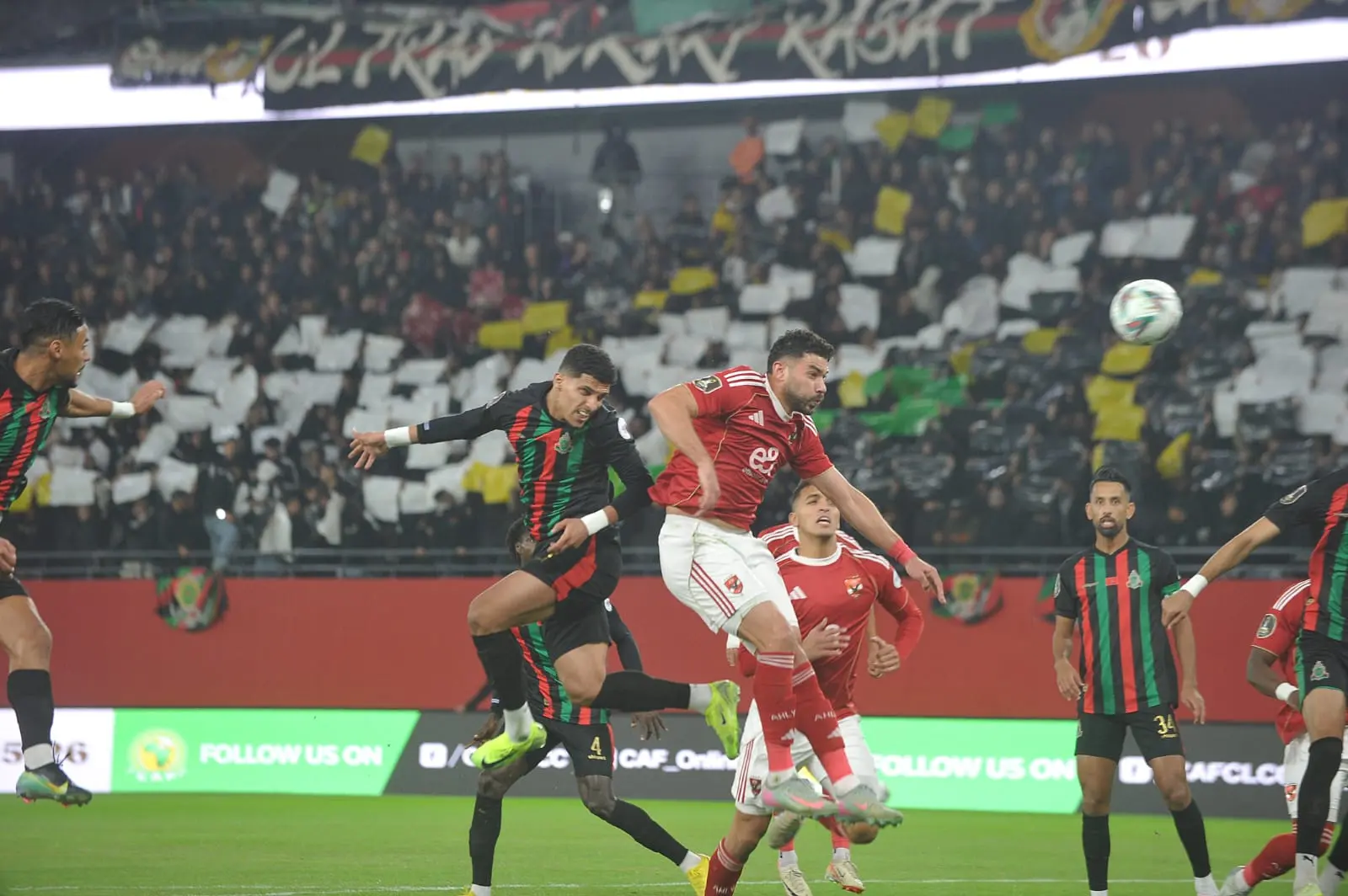 الأهلي يجهز 4 شكايات حول وقائع مواجهة الجيش الملكي بدوري الأبطال