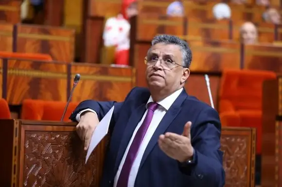 الأغلبية تتحفظ على مضامين مشروع قانون العدول وتدعو وهبي للتأني