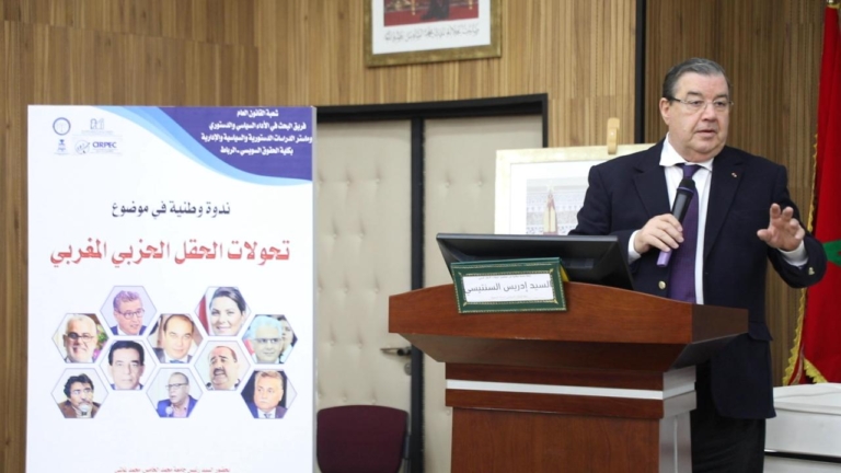 السنتيسي: برلمانيون يهرولون خلف الوزراء لمصالحهم وهناك “سوق” للمنتخبين