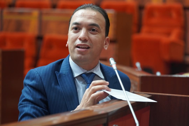 تيفيناغ 21 جدل تيفيناغ.. بنكيران يثير غضب الأوساط الأمازيغية والسعدي يرد من البرلمان