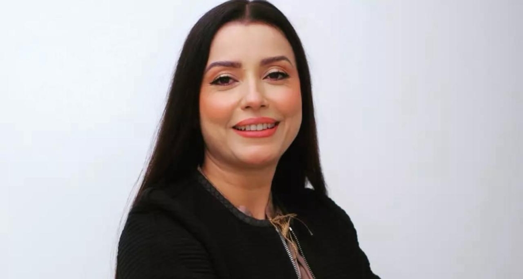 “موفيطا” يعيد هاجر كريكع للسينما بكوميديا سوداء عن السكن والكرامة