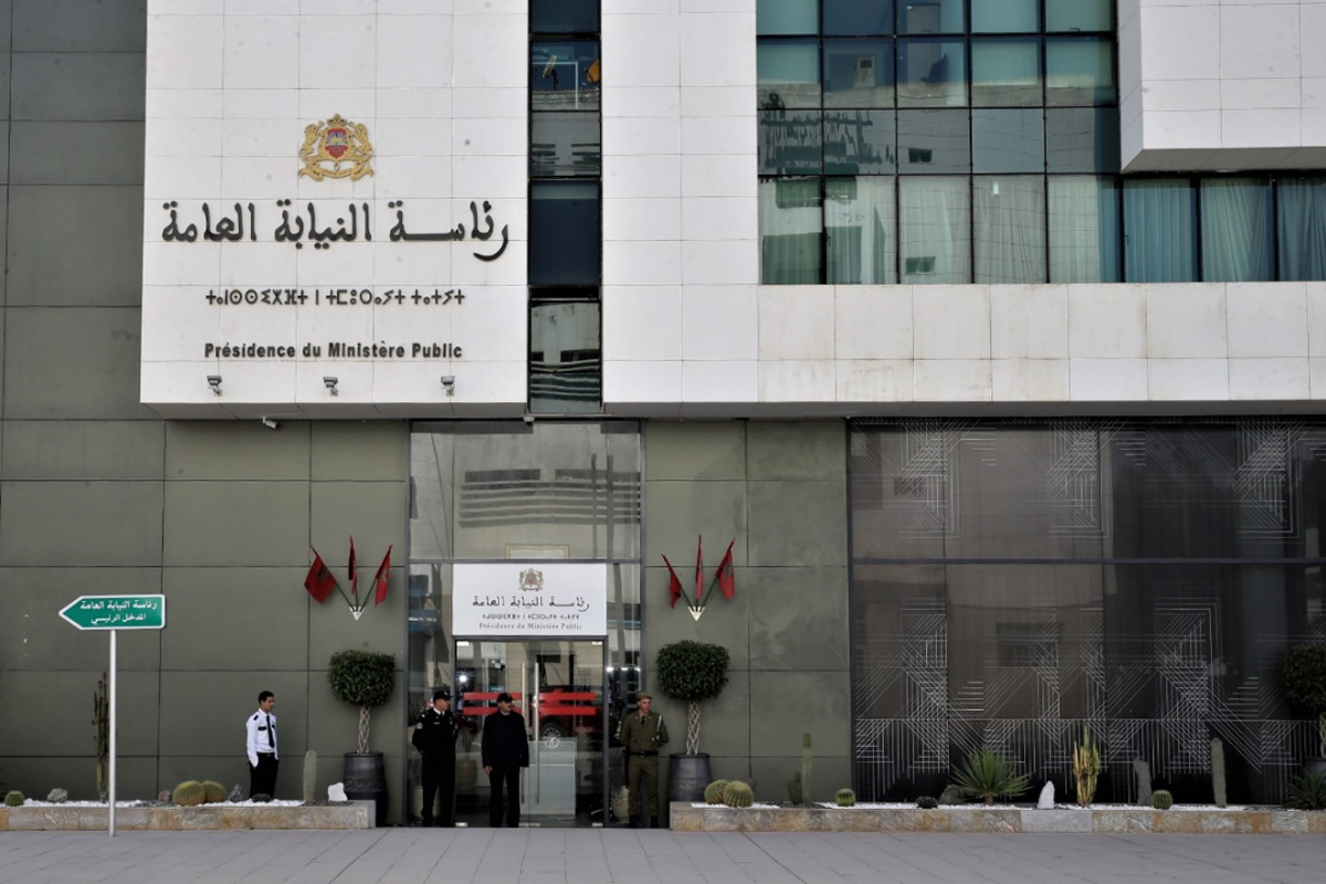 النيابة العامة تشدد تنزيل ضمانات الحراسة النظرية بـ”إلزامية” الفحص الطبي
