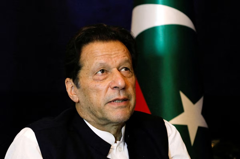 17 سنة سجناً لعمران خان