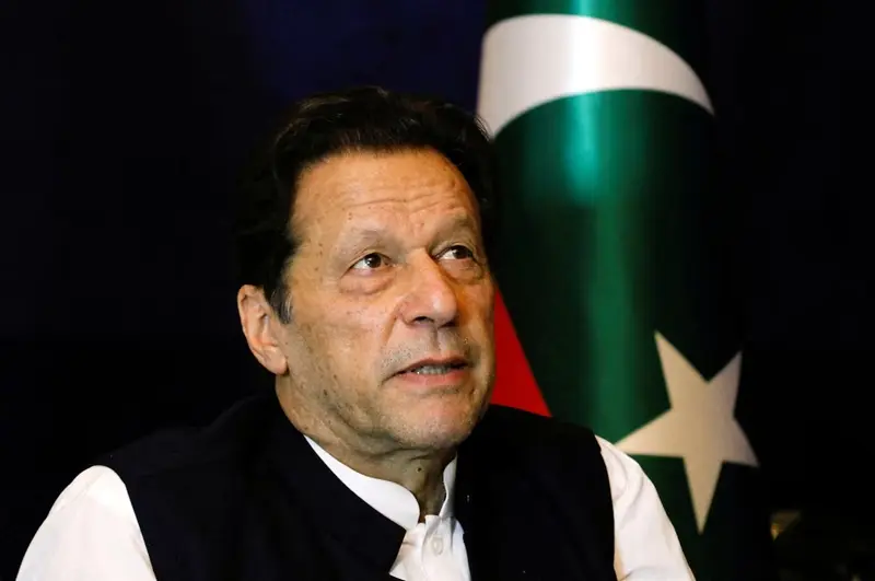 17 سنة سجناً لعمران خان