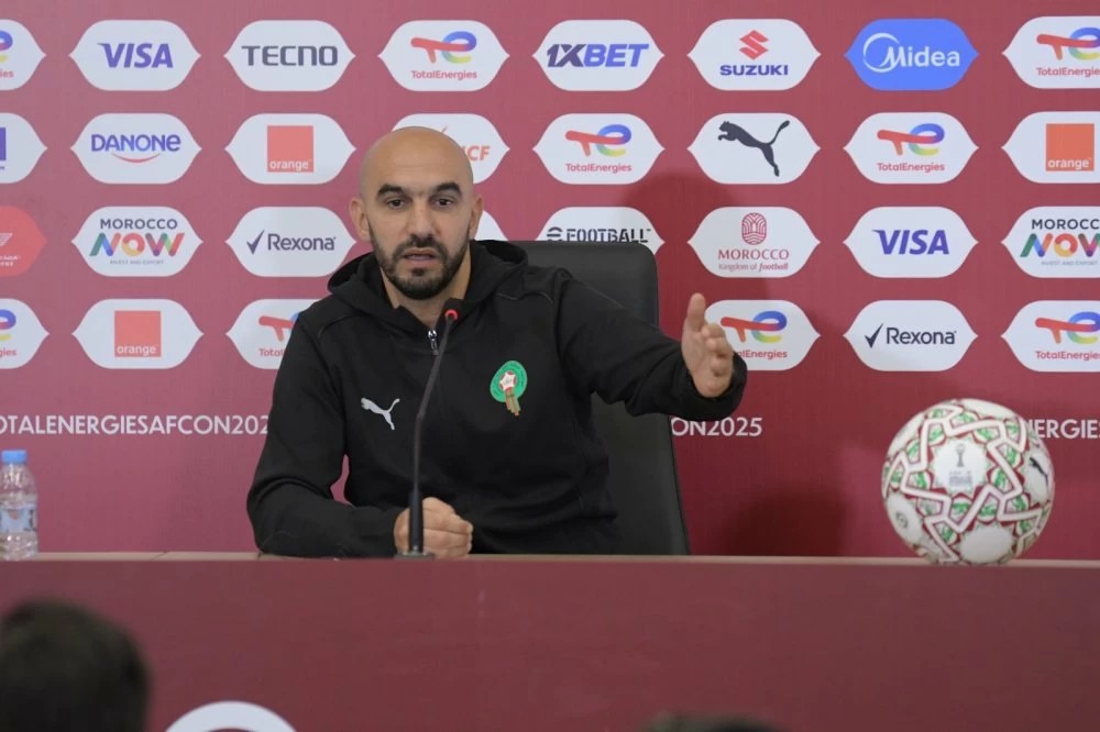 الركراكي يتحدث عن حالة سايس وغياب حكيمي ويؤكد: سنتطور بتتالي المباريات