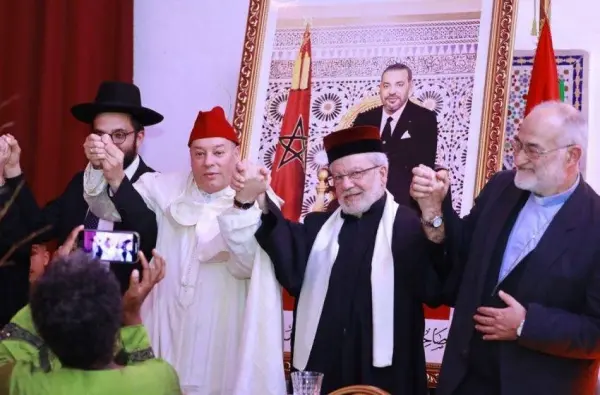 “كعكة الأخوة” تجمع المسيحيين واليهود والمسلمين بالبيضاء