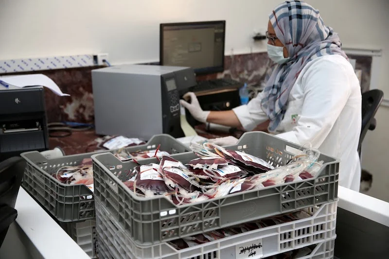 أزمة موظفي “وكالة الدم” تتجه إلى الحل لقرب إخراج النظام الأساسي