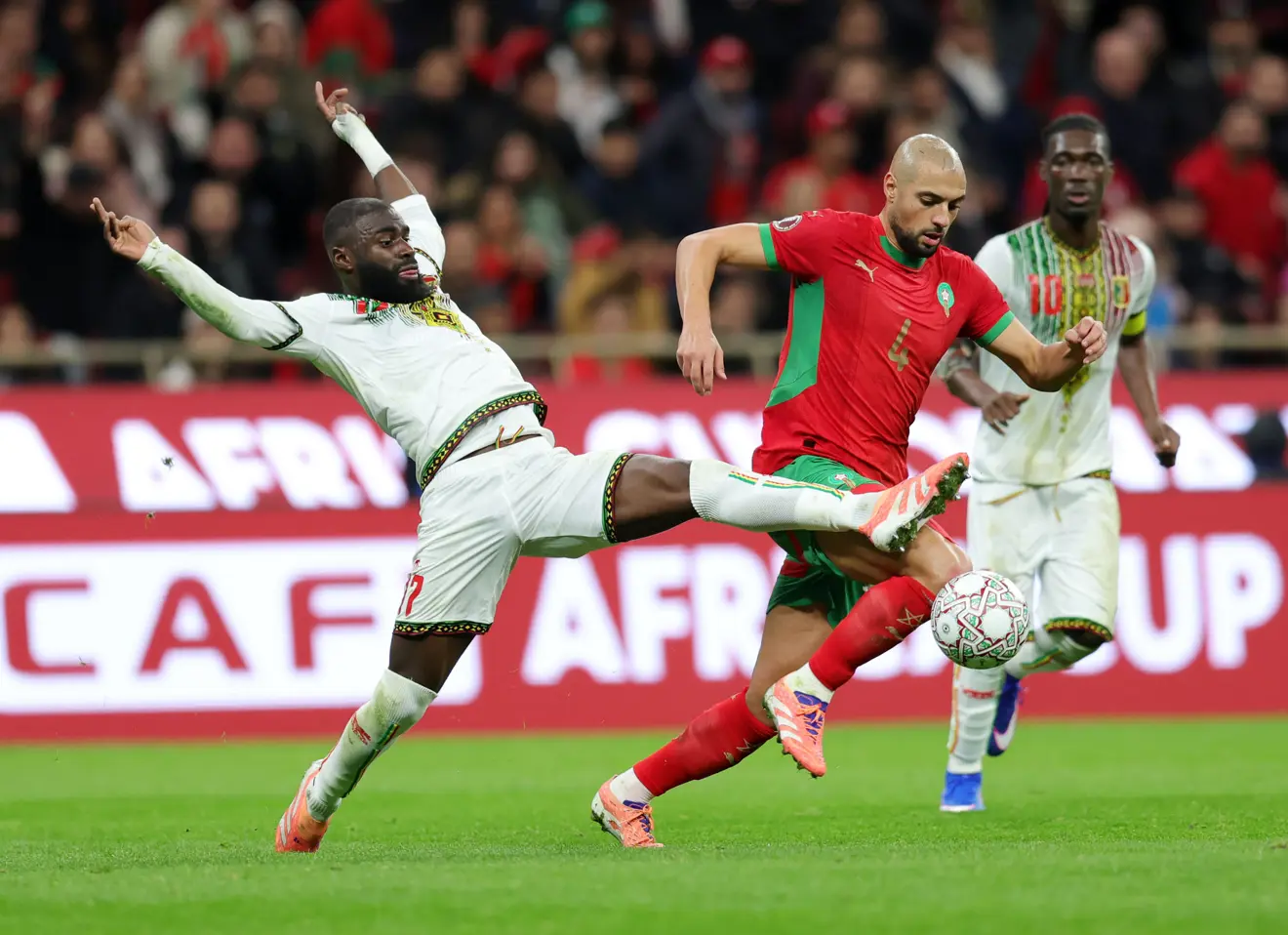 ثمن نهائي كأس إفريقيا.. مواجهات حاسمة متباينة تشعل صراع اللقب