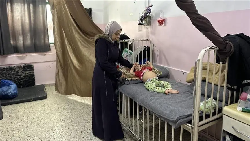 غزة..  حيث يتحول اللعب إلى إسعاف مؤقت لطفولة مجروحة