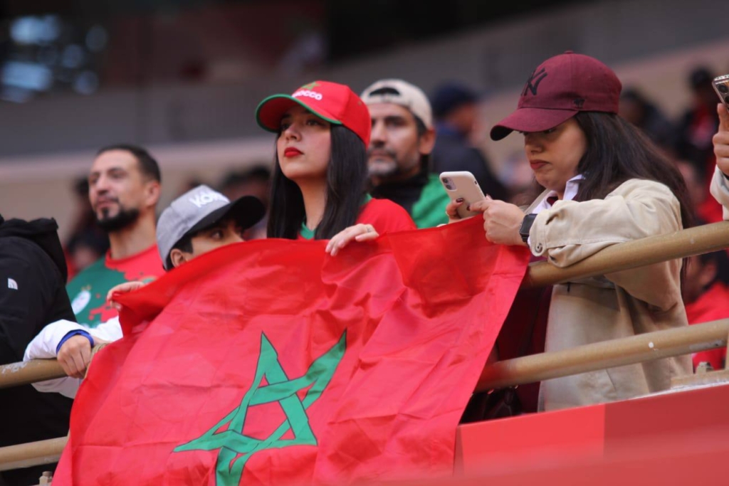 من المدرجات إلى التنظيم.. النساء يفرضن حضورهن في كأس إفريقيا بالمغرب