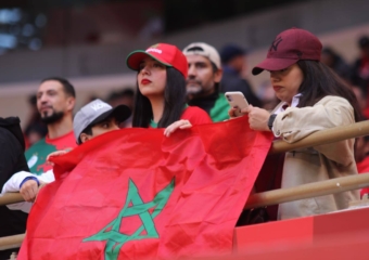 من المدرجات إلى التنظيم.. النساء يفرضن حضورهن في كأس إفريقيا بالمغرب