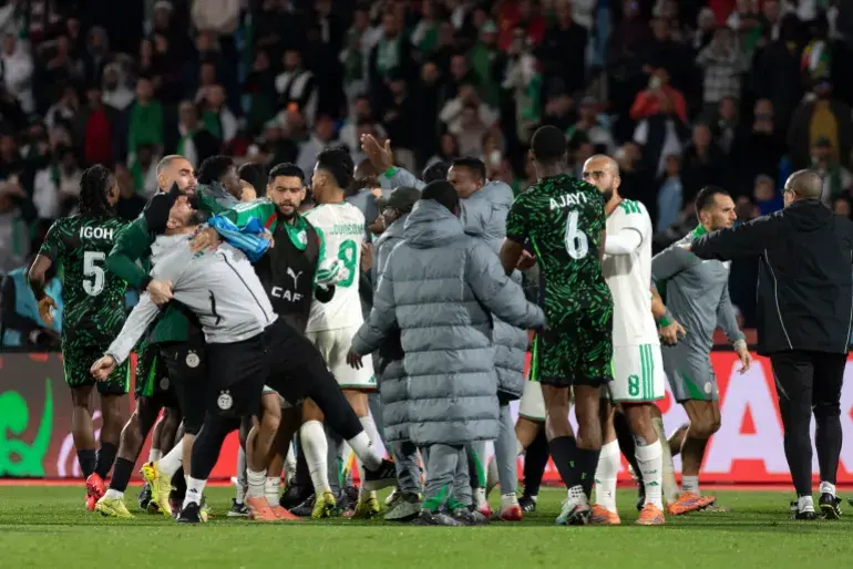 الاتحاد الجزائري يراسل “فيفا” و”الكاف” للتحقيق في مباراة نيجيريا