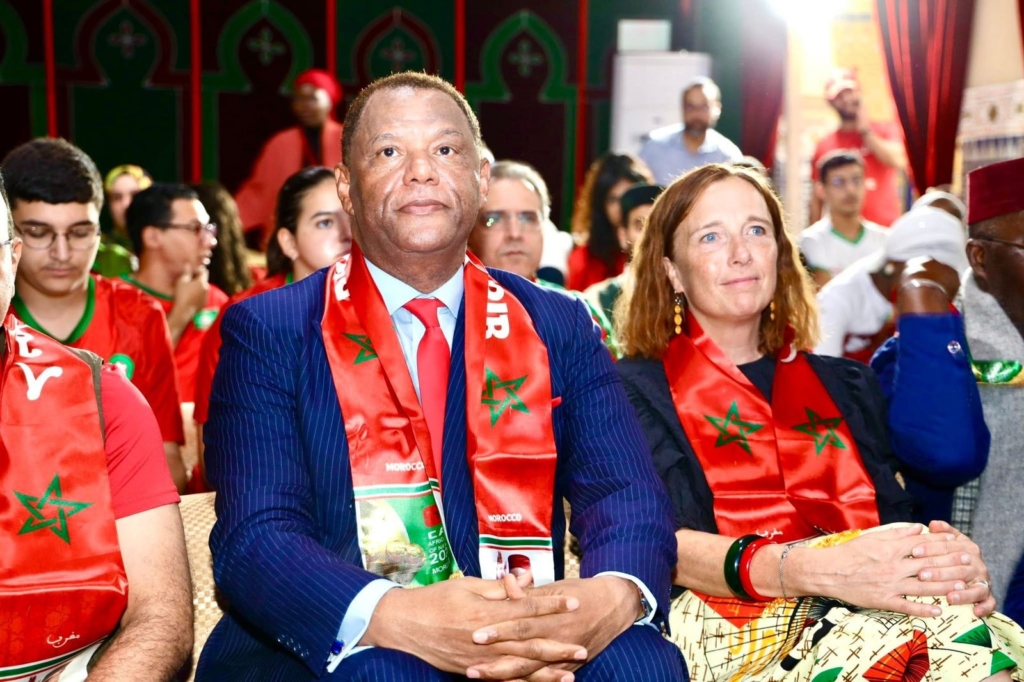 سفارة المغرب تدعو مواطنيها بالسنغال لمتابعة النهائي بروح الأخوة وضبط النفس