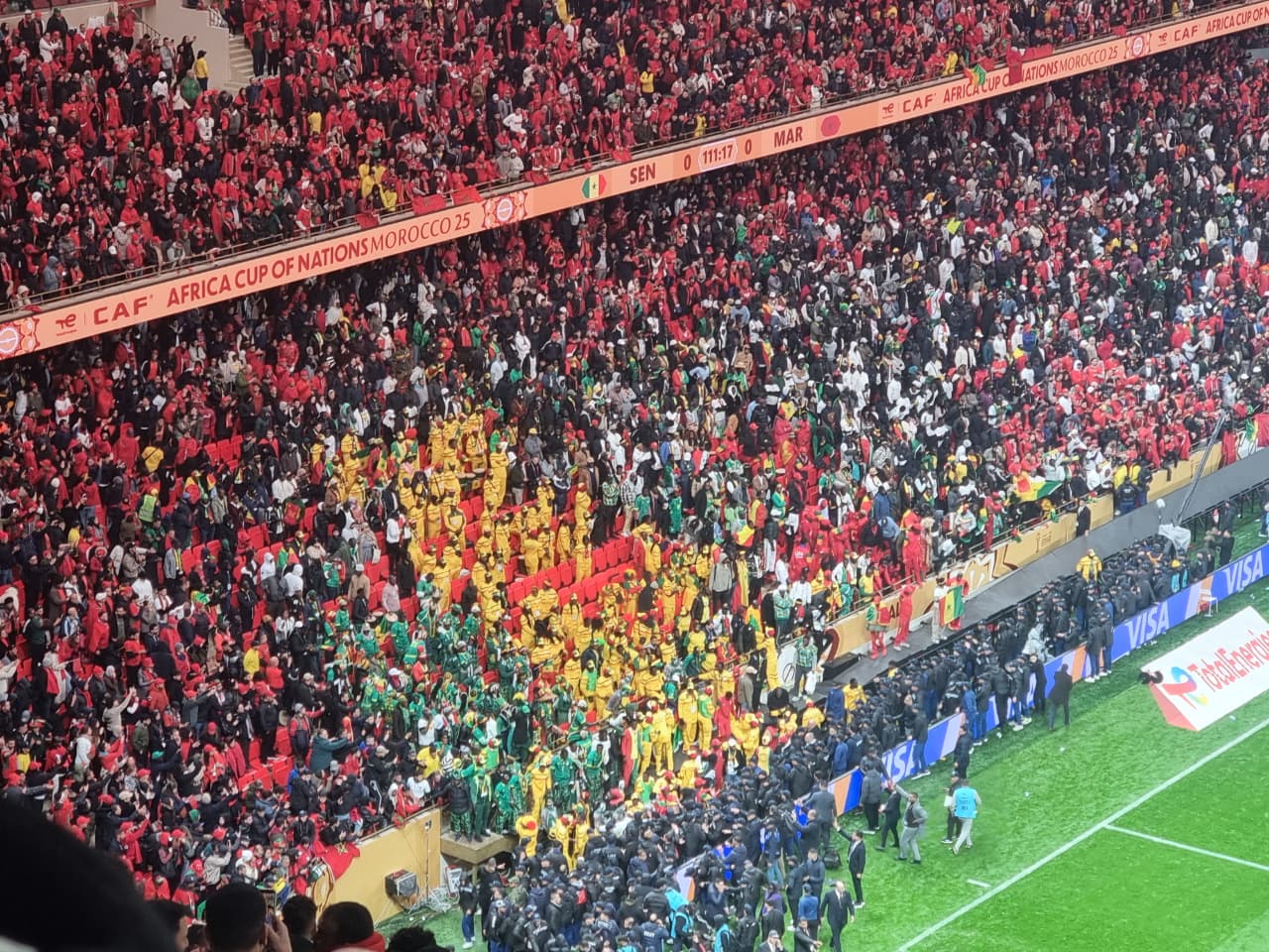 الشغب يوقف نهائي كأس إفريقيا بين المغرب والسنغال