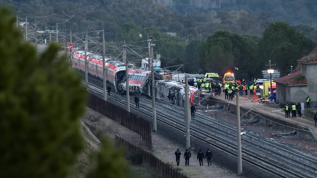 بينهم مغربية.. مقتل ثلاثة أجانب في حادث تصادم قطارين جنوب إسبانيا
