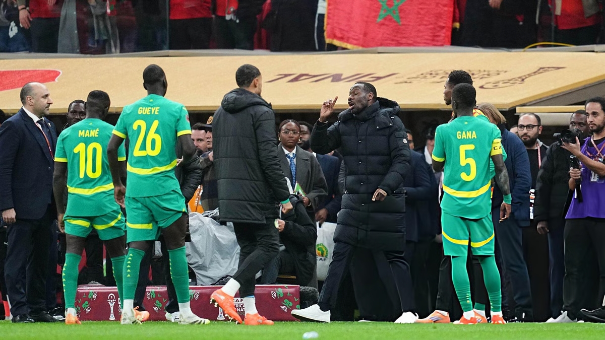 خبير قانوني: لجنة الانضباط افتقدت الحياد وقرارات النهائي تكشف فساد الكاف