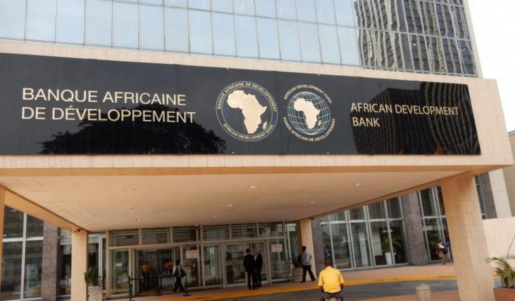 اتفاق منحة بين البنك الإفريقي للتنمية وبنك المغرب