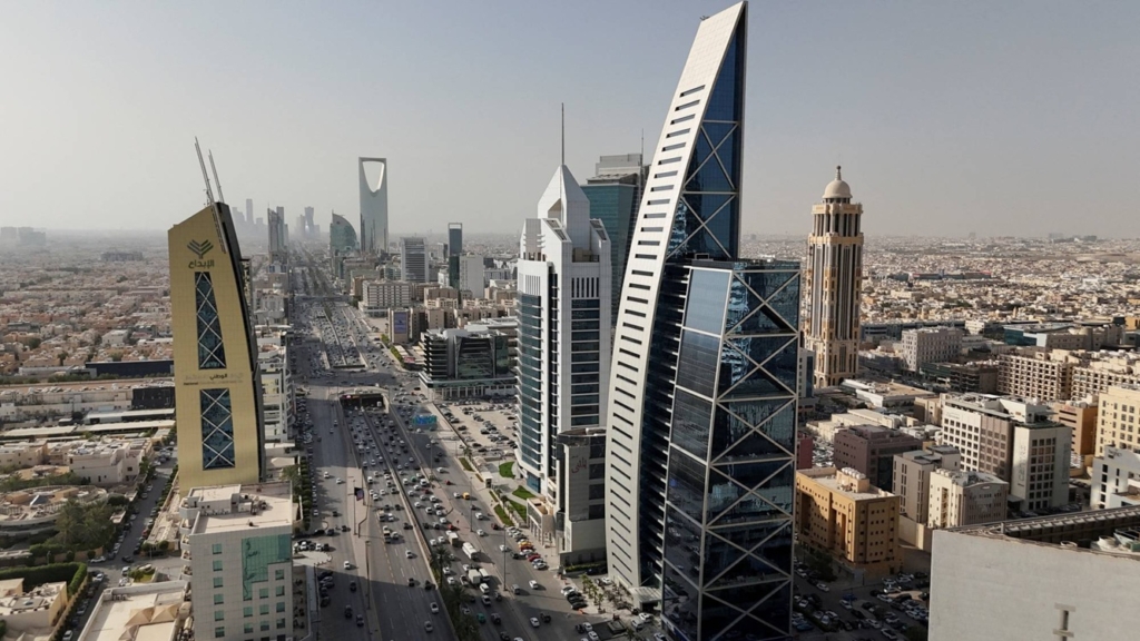 توقعات بنمو القطاع غير النفطي بـ3.7% بدول الخليج