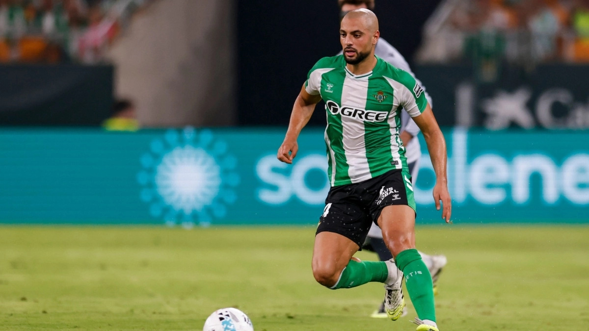 لعنة “الكان” تطارد محترفين مغاربة قُبيل أشهر من كأس العالم