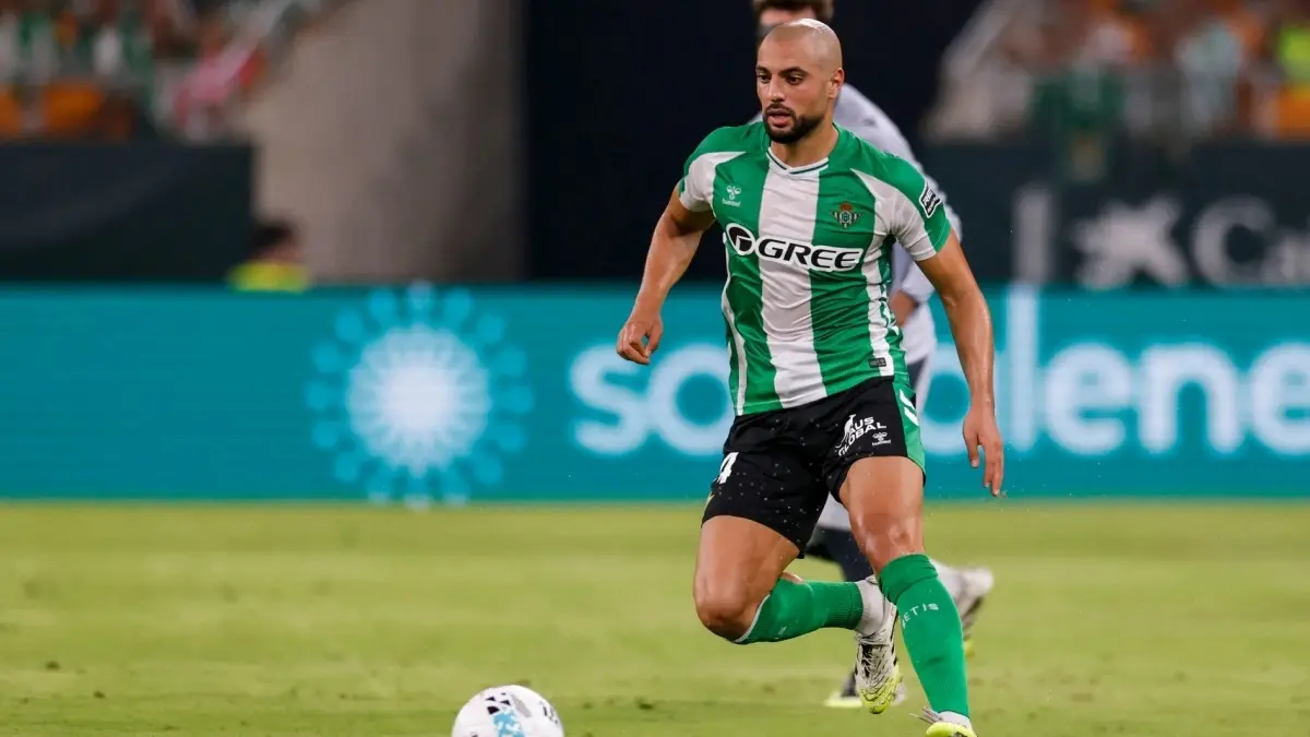 لعنة “الكان” تطارد محترفين مغاربة قُبيل أشهر من كأس العالم