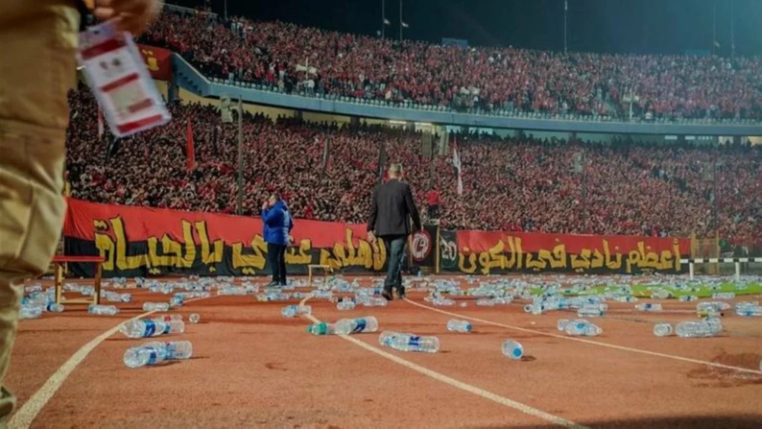 الأهلي يرد على شكاية الجيش الملكي ويبرر سلوكات جماهيره “غير الرياضية”