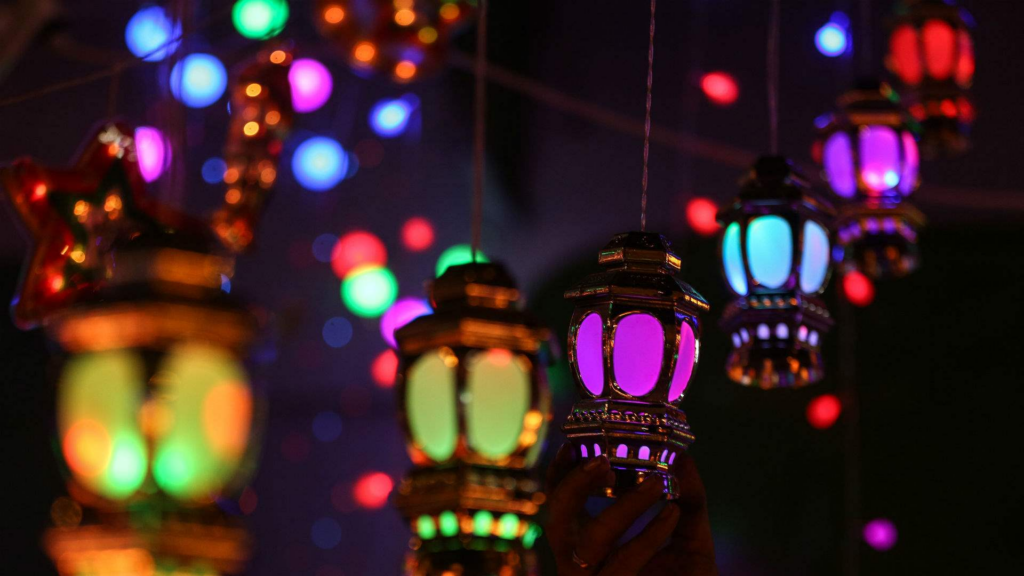كيف انتقل “فانوس رمضان” إلى رمز للبهجة الشعبية بالدول العربية؟